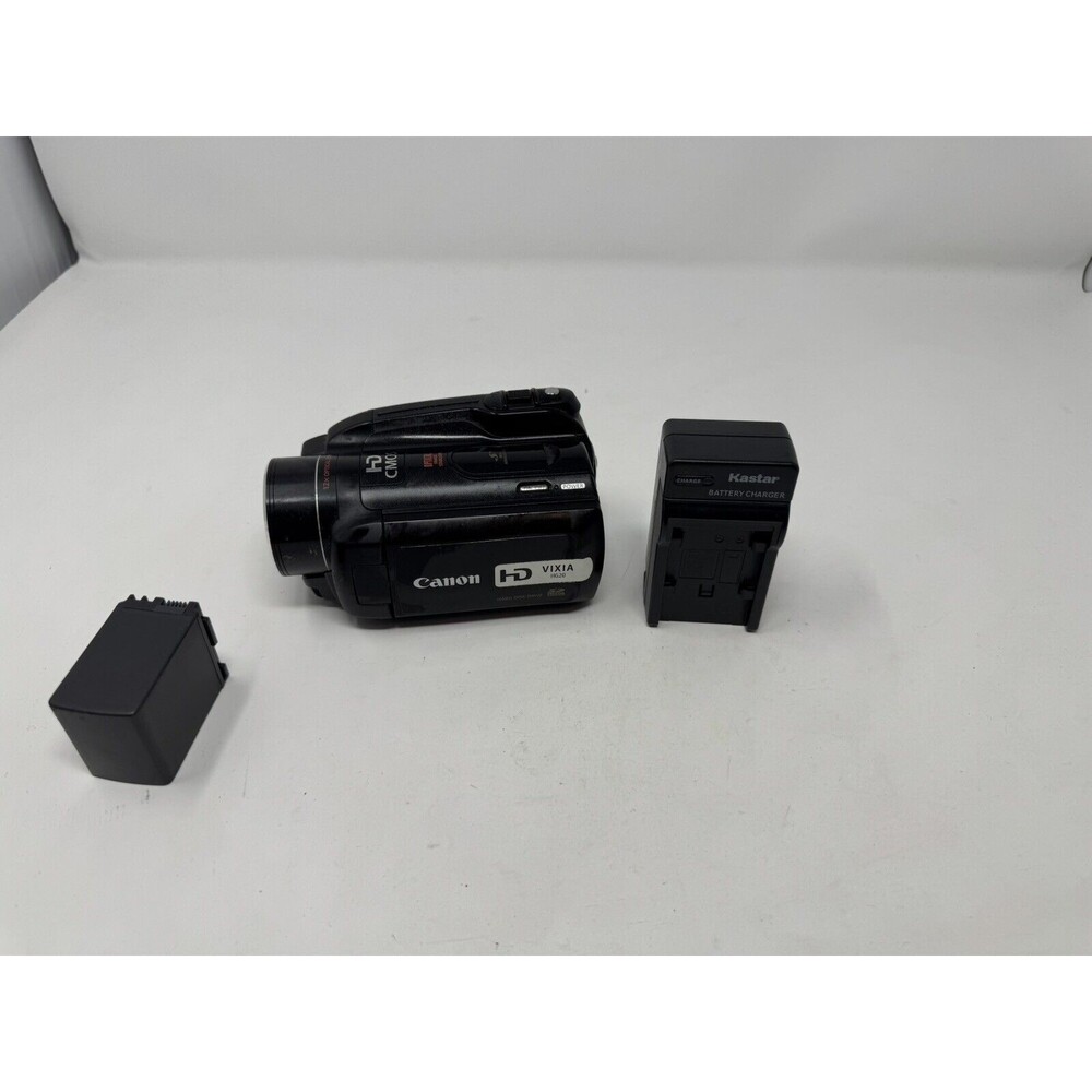 Canon VIXIA HG20 DVD, Hard Drive, Blu-ray Camcorder (Read)
